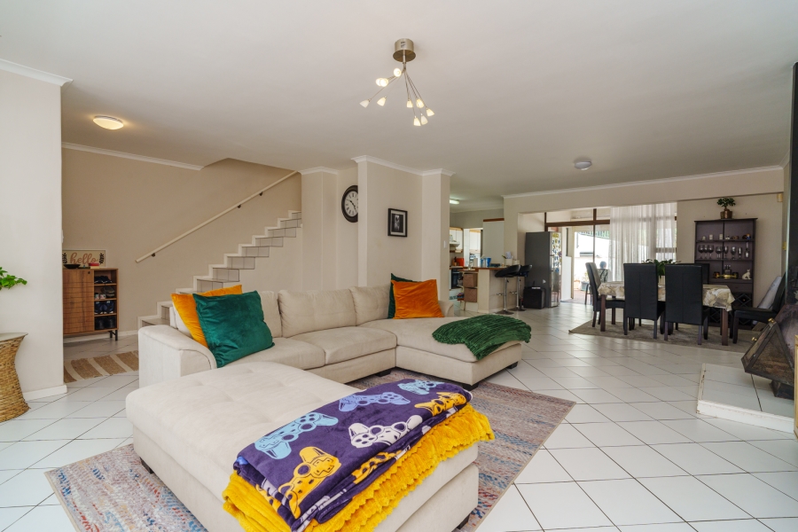 4 Bedroom Property for Sale in Northshore Western Cape